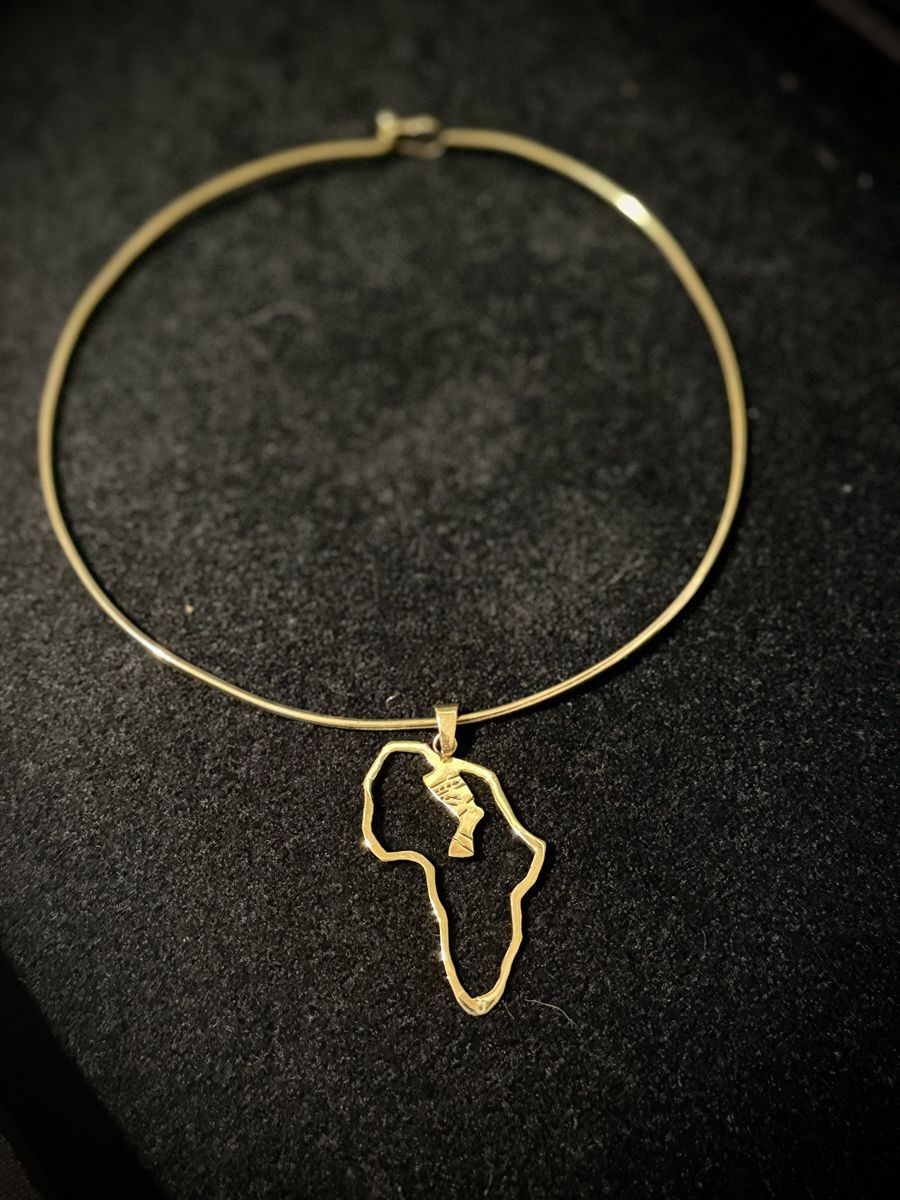 Collier Le Caire — Afrique ajourée et profil de reine