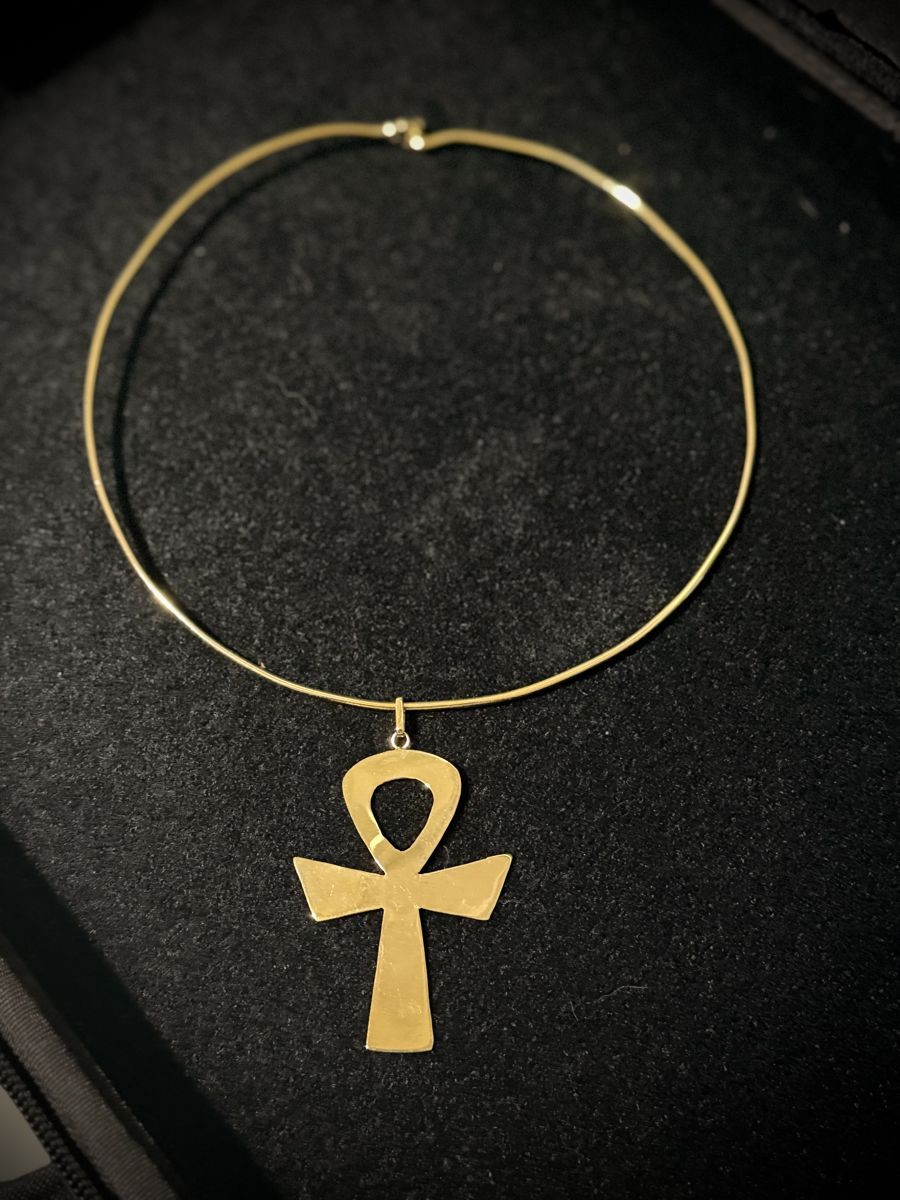 Collier Memphis — torque et ankh en bronze